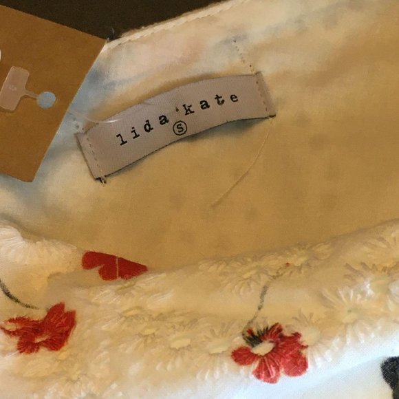 Lida Kate Floral Eyelet Lace Summer Dress V Neck Mini Length Lightweight Fabric - Picture 6 of 8